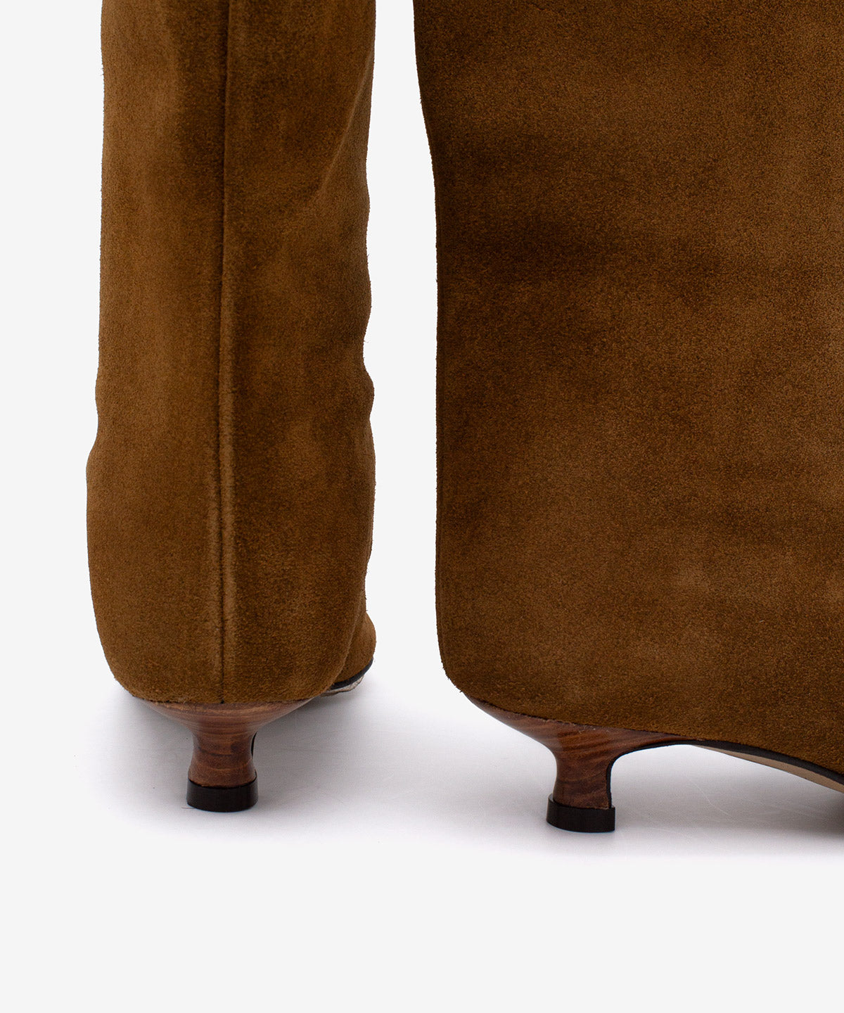 LAIVA - Bota gaucha de caña media de serraje con tacón de madera - Zapatos marrones - Zapatos de mujer Ángel Alarcón - Women Shoes 2026