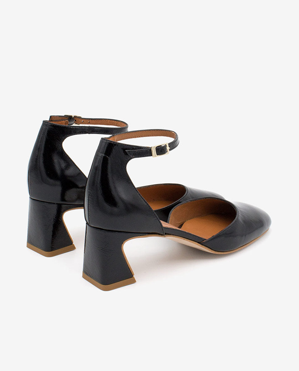 DAIMEE – Zapato de pala y talón con pulsera al tobillo y tacón de piel texturizada – negro – Talla 36 – Ángel Alarcón