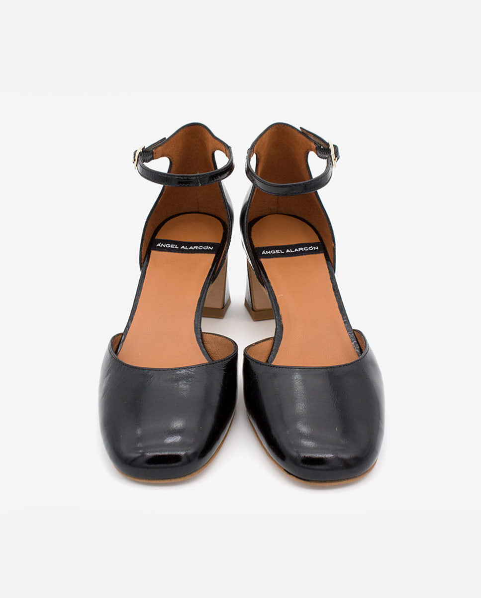 DAIMEE – Zapato de pala y talón con pulsera al tobillo y tacón de piel texturizada – negro – Talla 37 – Ángel Alarcón