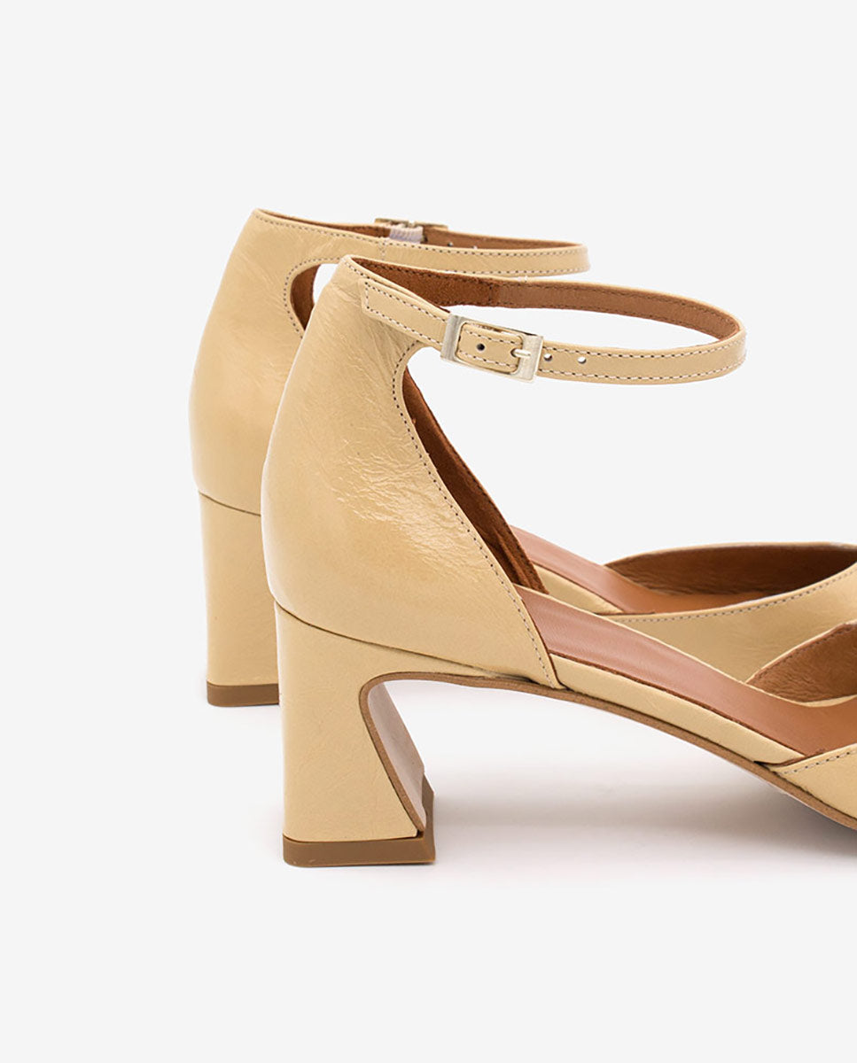 DAIMEE – Zapato de pala y talón con pulsera al tobillo y tacón de piel texturizada – Talla 40 – Ángel Alarcón