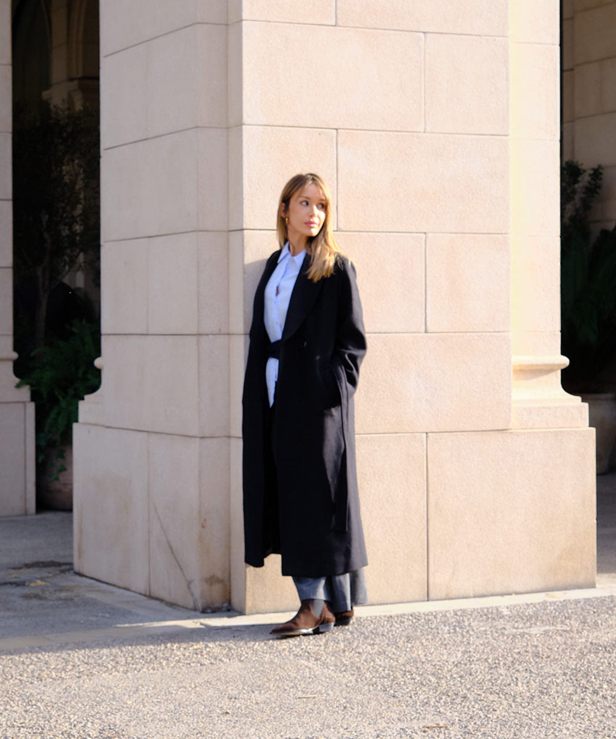 NEGADE – Botín de mujer tipo Chelsea con elástico lateral en piel – negro – Talla 37 – Ángel Alarcón