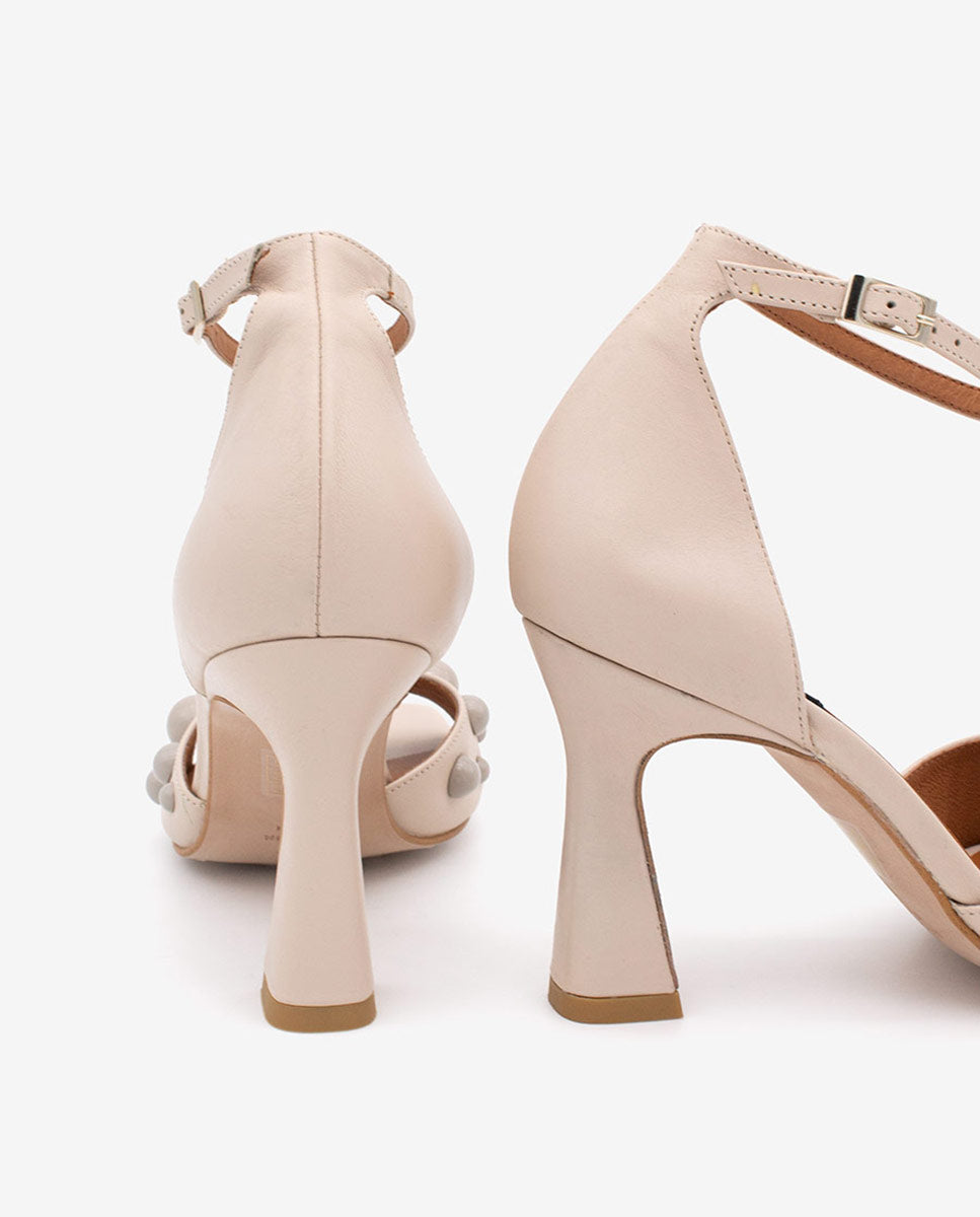 MARGAUX – Sandalia con pulsera y pala adornada con semiesferas en piel – Talla 40 – Ángel Alarcón