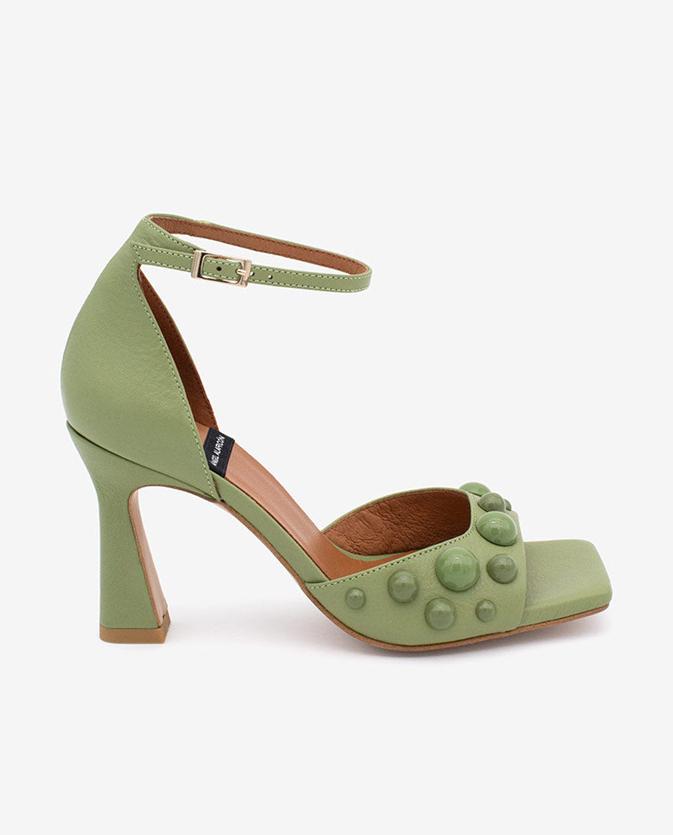 MARGAUX – Sandalia con pulsera y pala adornada con semiesferas en piel – Talla 40 – Ángel Alarcón