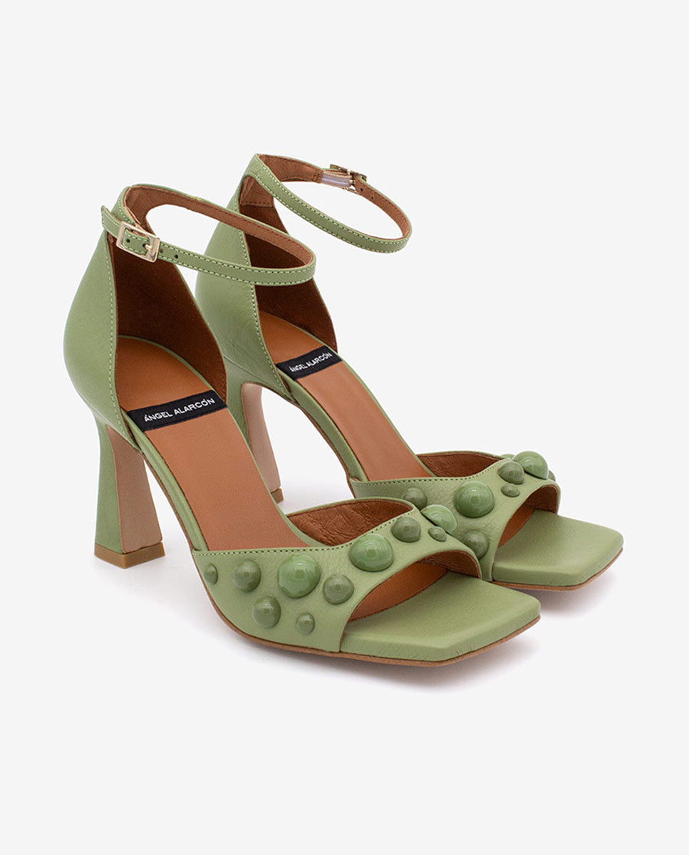 MARGAUX – Sandalia con pulsera y pala adornada con semiesferas en piel – Talla 40 – Ángel Alarcón