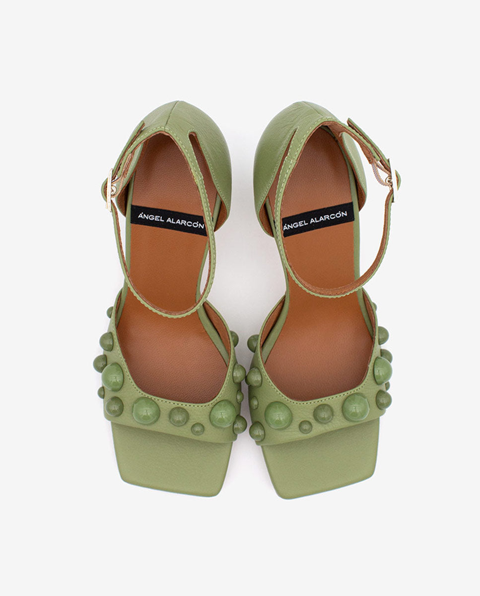 MARGAUX – Sandalia con pulsera y pala adornada con semiesferas en piel – Talla 41 – Ángel Alarcón