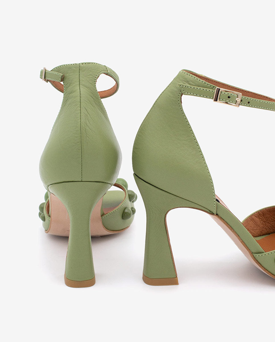 MARGAUX – Sandalia con pulsera y pala adornada con semiesferas en piel – Talla 41 – Ángel Alarcón