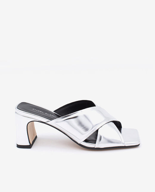 WANDA – Mules sandalias con pala cruzada acolchada y tacón ancho metalizado – plata – Talla 36 – Ángel Alarcón