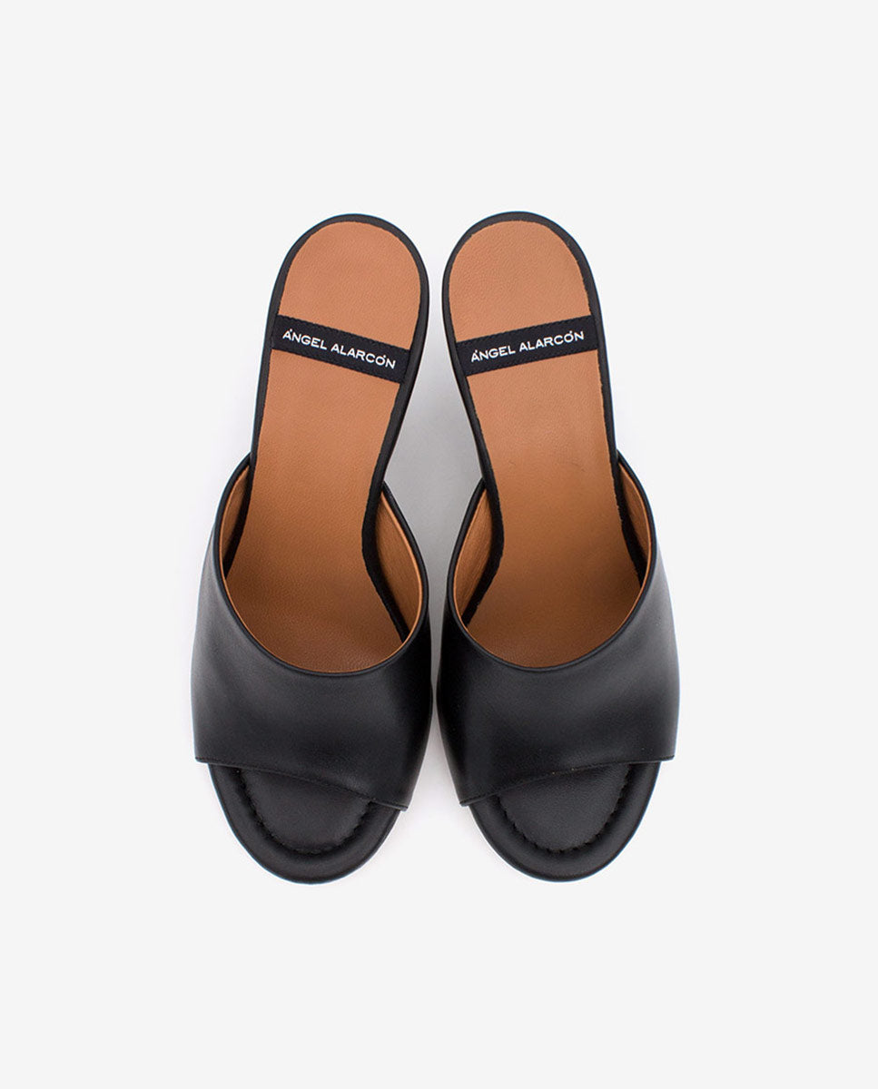 KADY – Mule de piel con tacón pintado de diseño – negro – Talla 38 – Ángel Alarcón