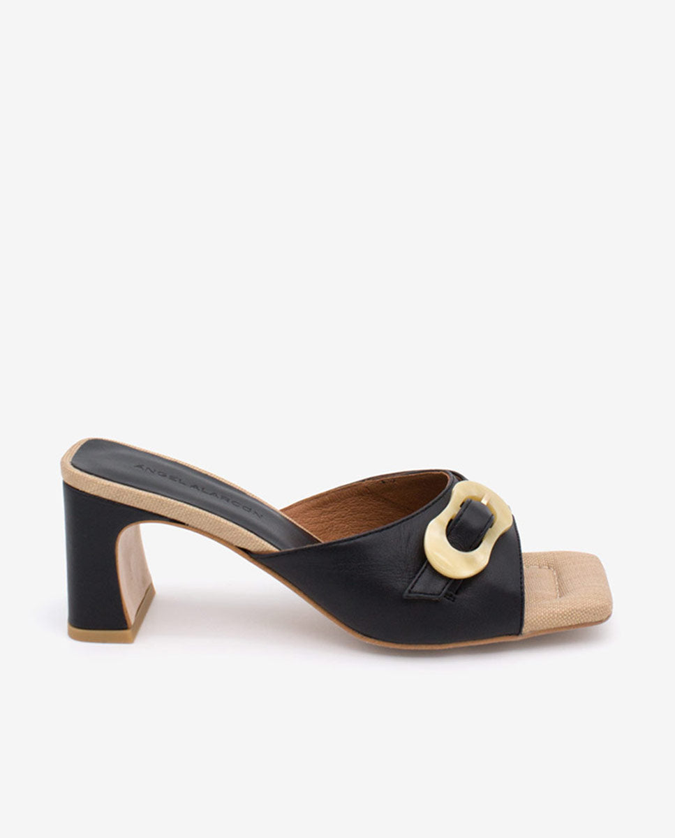 JELKE – Mule de piel con hebilla carey y tacón ancho – camel – Talla 40 – Ángel Alarcón