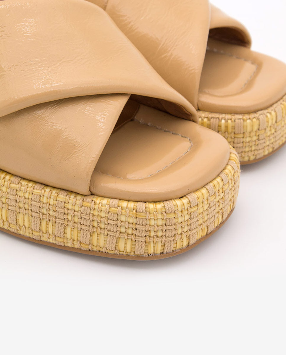 MUSES – Mule de piel con pala cruzada y plataforma de rafia – Talla 40 – Ángel Alarcón