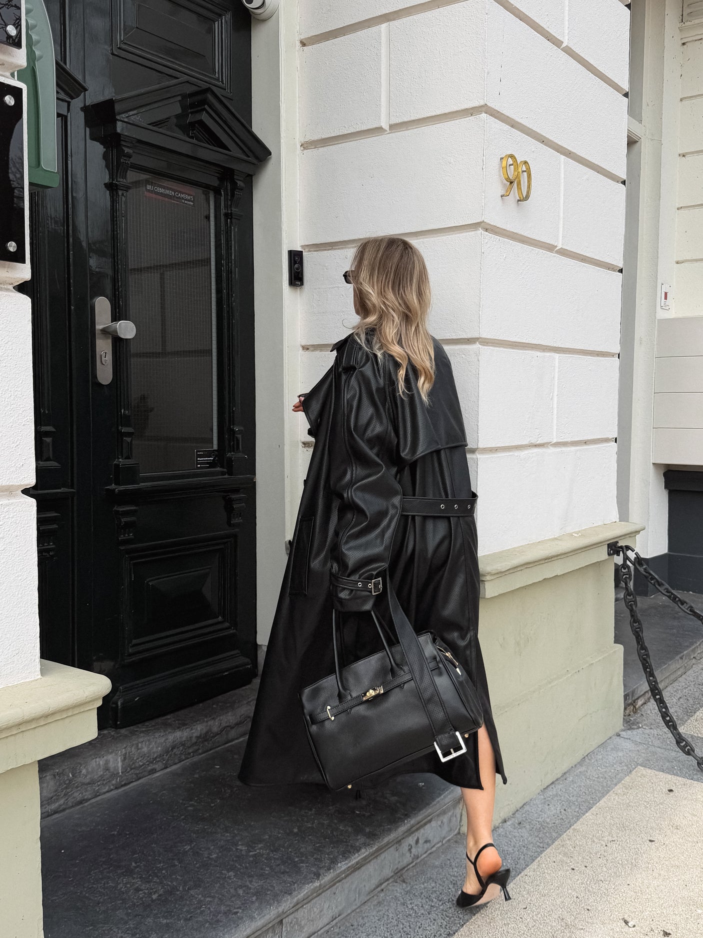 ELVIRA – Sandale à talon moyen fin en cuir texturé avec bride cheville