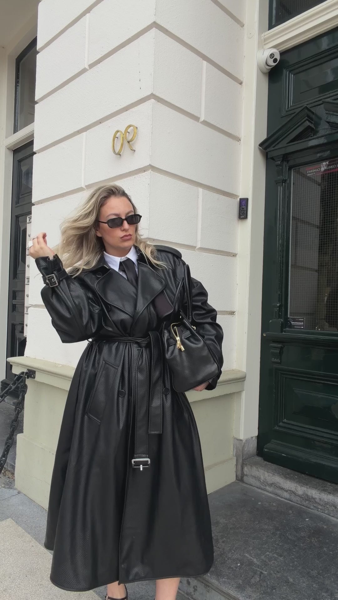 ELVIRA – Sandale à talon moyen fin en cuir texturé avec bride cheville